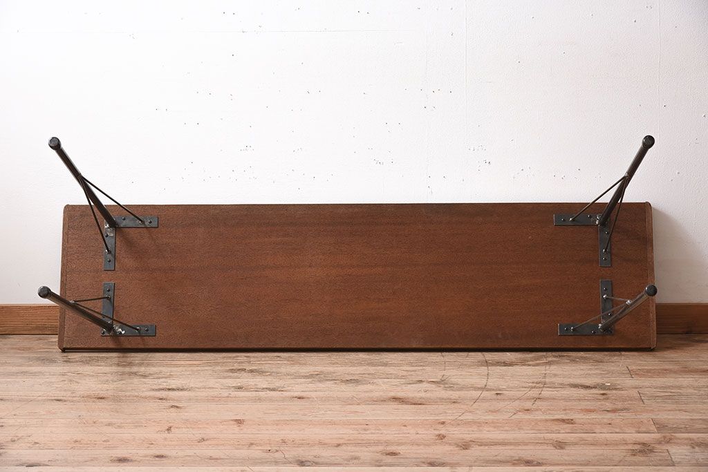 アンティーク家具　天板一枚板　ラワン材　シンプルな鉄脚テーブル