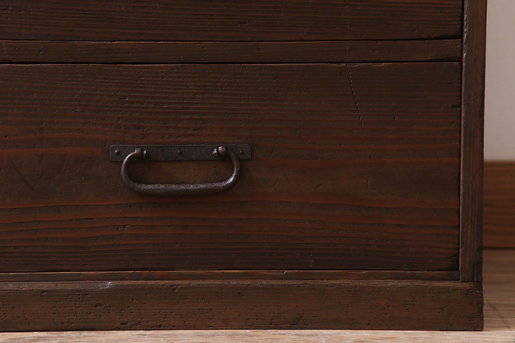 アンティーク家具　古民具・骨董　杉材製　古い木のアンティークチェスト