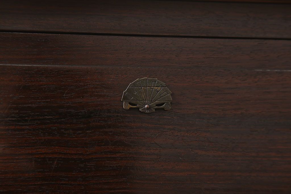 アンティーク家具　アンティーク　モダンな前面黒檀の脚付きローボード(テレビボード)