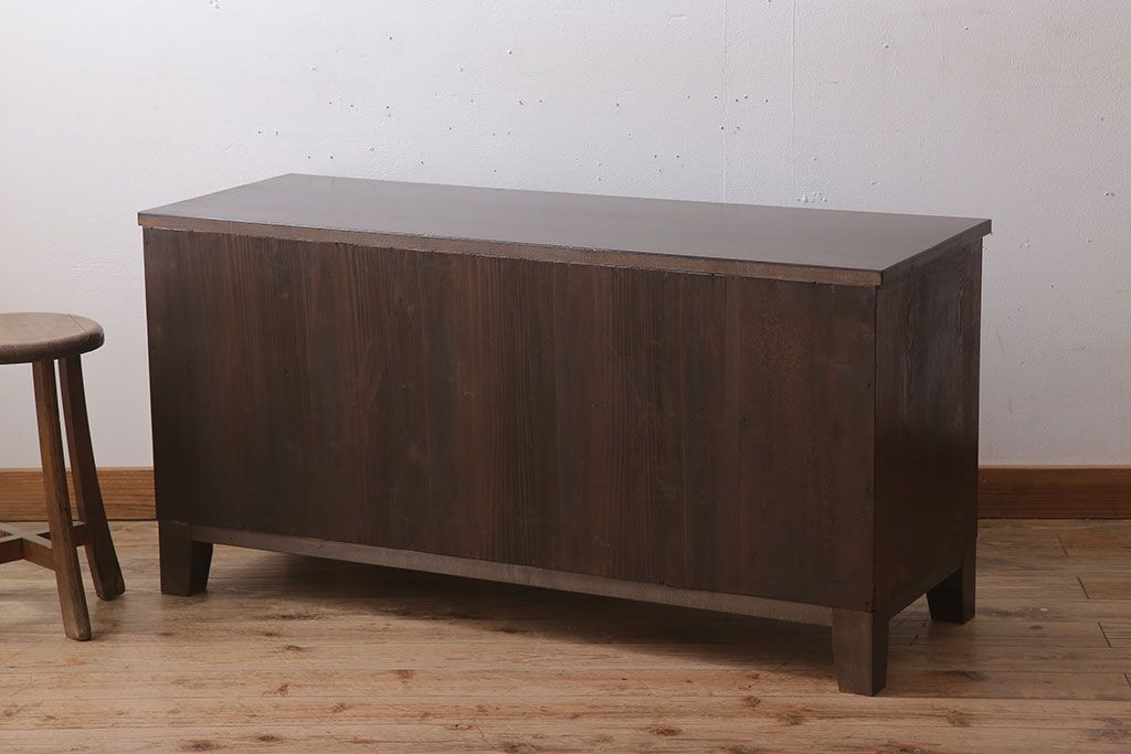 アンティーク家具　アンティーク　モダンな前面黒檀の脚付きローボード(テレビボード)