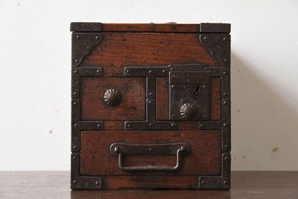 アンティーク雑貨　桐材製　明治大正期の古い金具付きアンティーク硯箱(小箱・木箱)