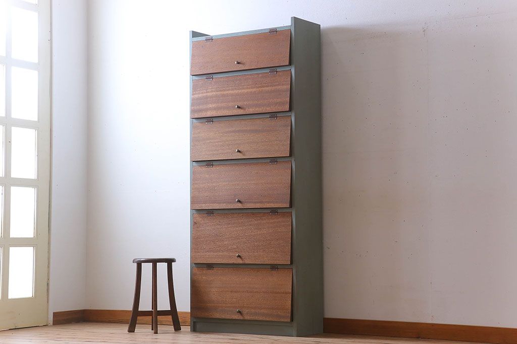 アンティーク家具　パタパタ戸棚付き!大きなペイント本棚(3)