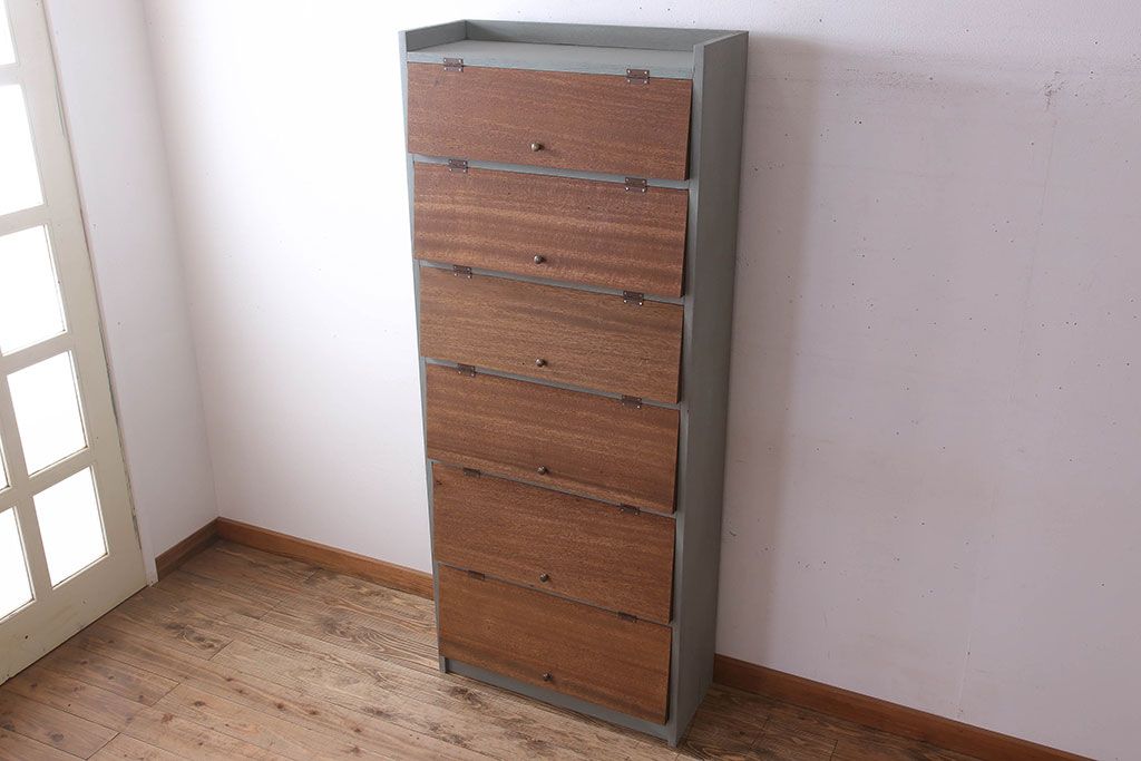 アンティーク家具　パタパタ戸棚付き!大きなペイント本棚(3)