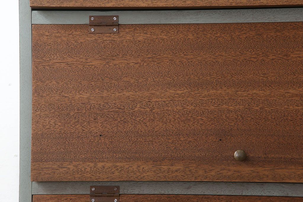 アンティーク家具　パタパタ戸棚付き!大きなペイント本棚(3)