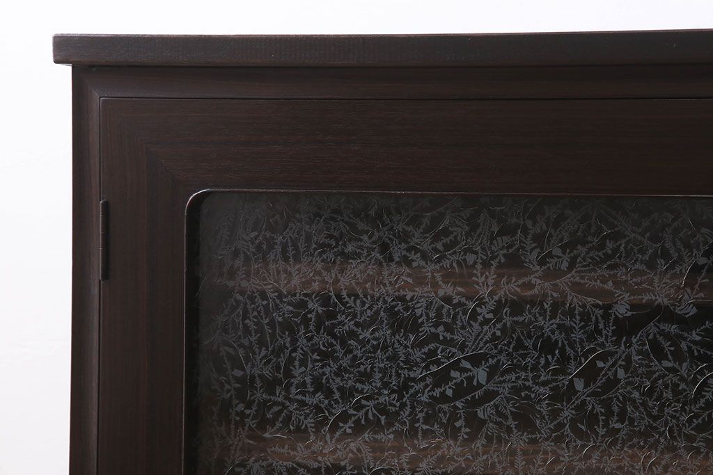 アンティーク家具　アンティーク　モダンな前面黒檀の脚付きローボード(テレビボード)(2)