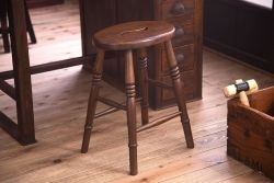 アンティーク家具　イギリスアンティークの上品な丸スツール(椅子、チェア)