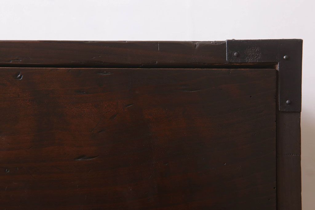 アンティーク家具　前面檜材　シンプルなアンティーク衣装箪笥