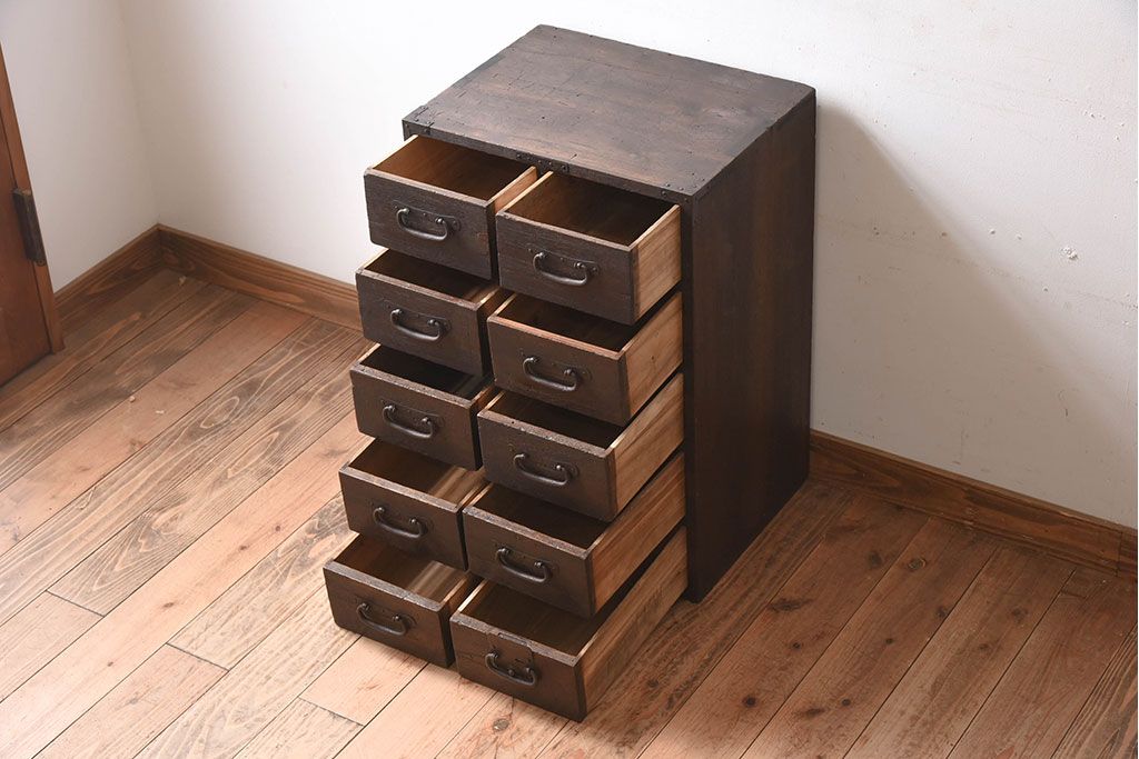アンティーク家具　総桐材　金具付き!アンティーク縦型小引き出し