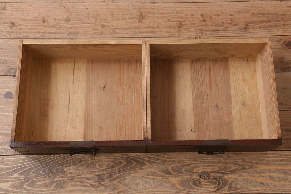 アンティーク家具　杉材製　小ぶりなアンティーク本箱