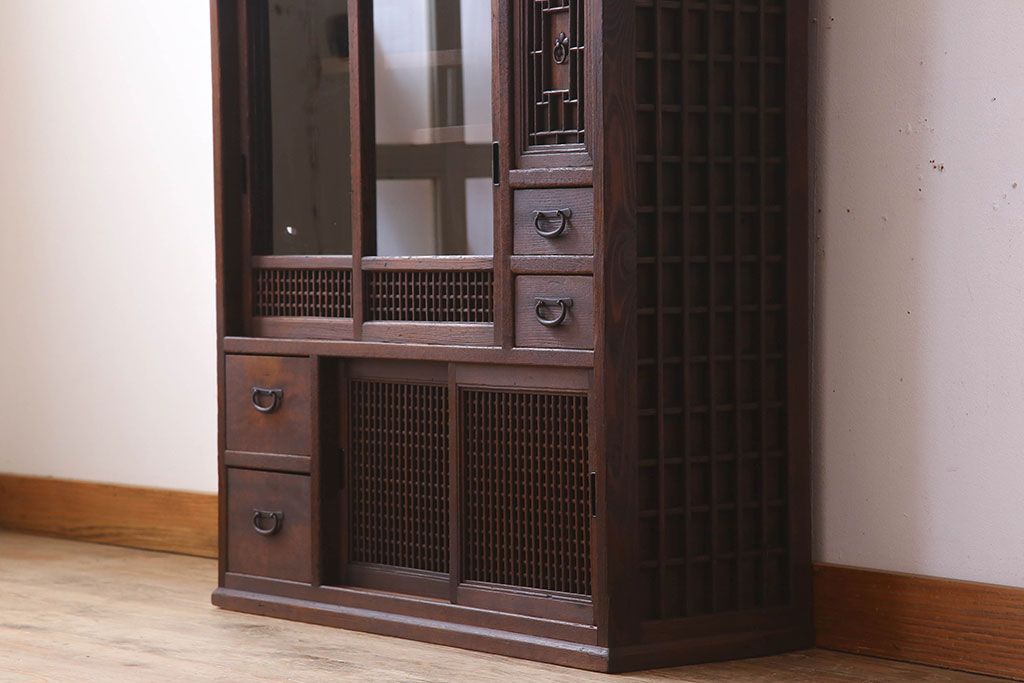 アンティーク家具　高級品　意匠が素晴らしい　アンティーク茶箪笥