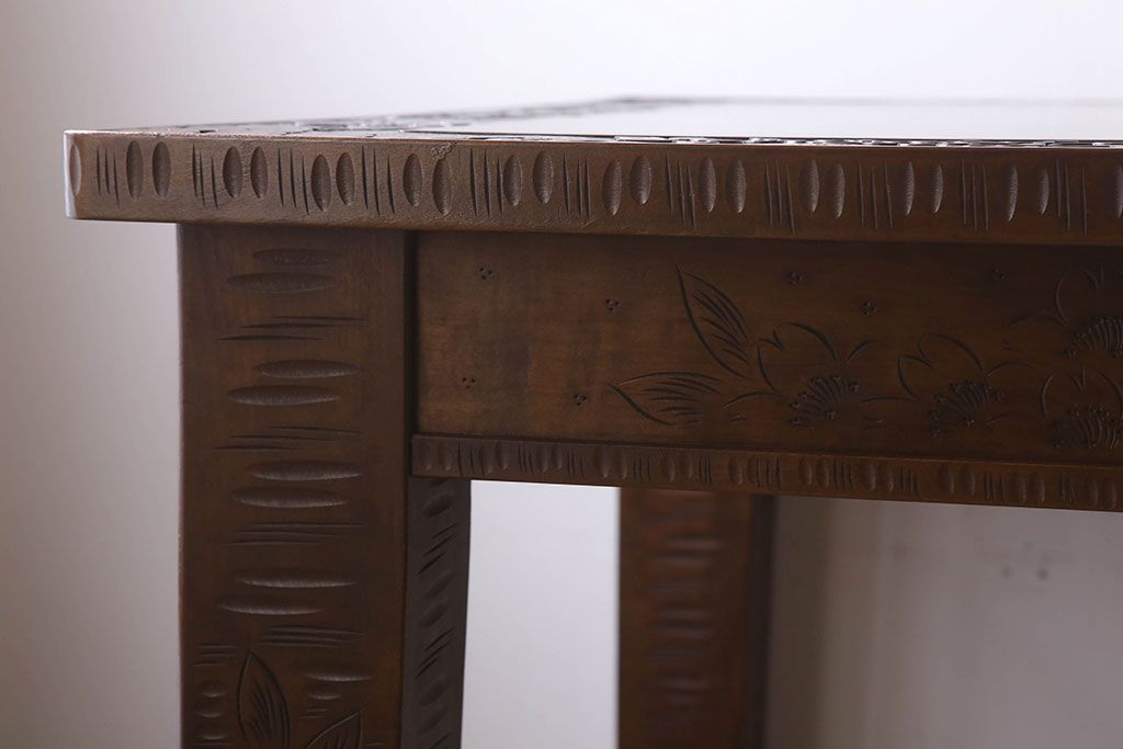 中古　特注品　軽井沢彫りの大ぶりダイニングテーブル