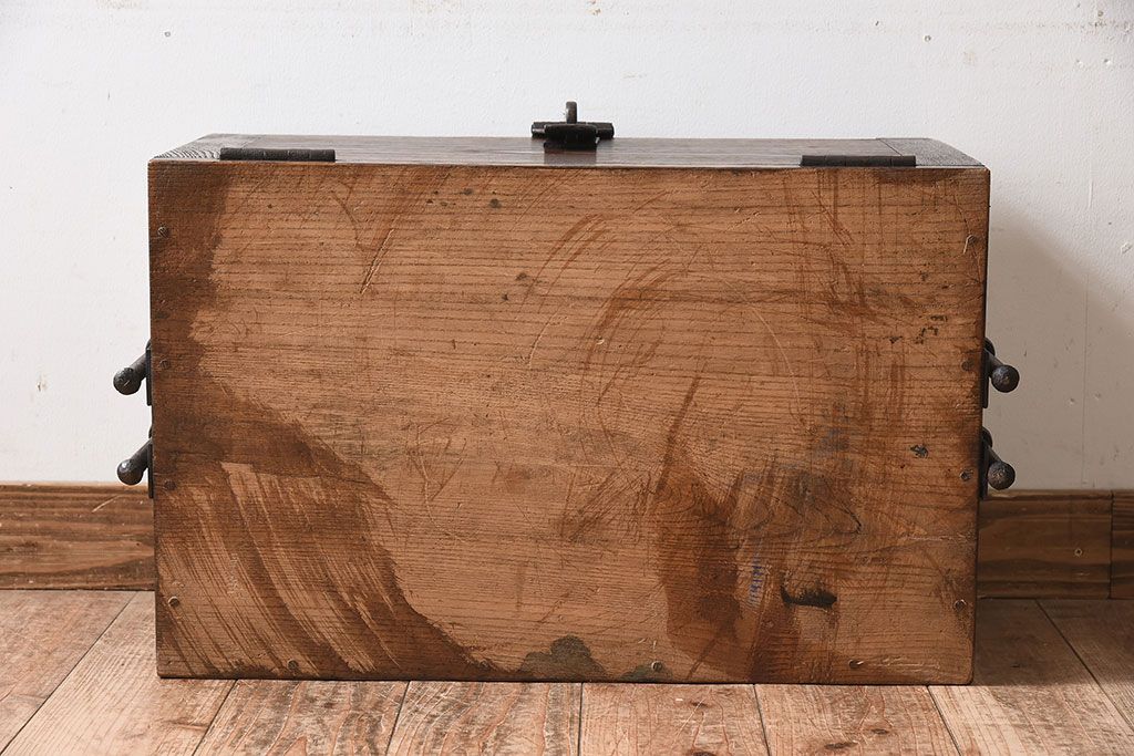 アンティーク雑貨　明治期　手作り　欅材製　鍛冶屋の木箱