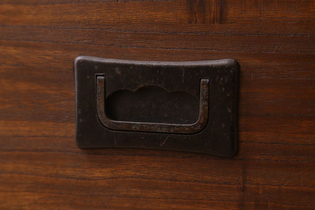 アンティーク家具　鉄脚付き!シンプルな古い木製の箪笥ローボード(衣装箪笥)