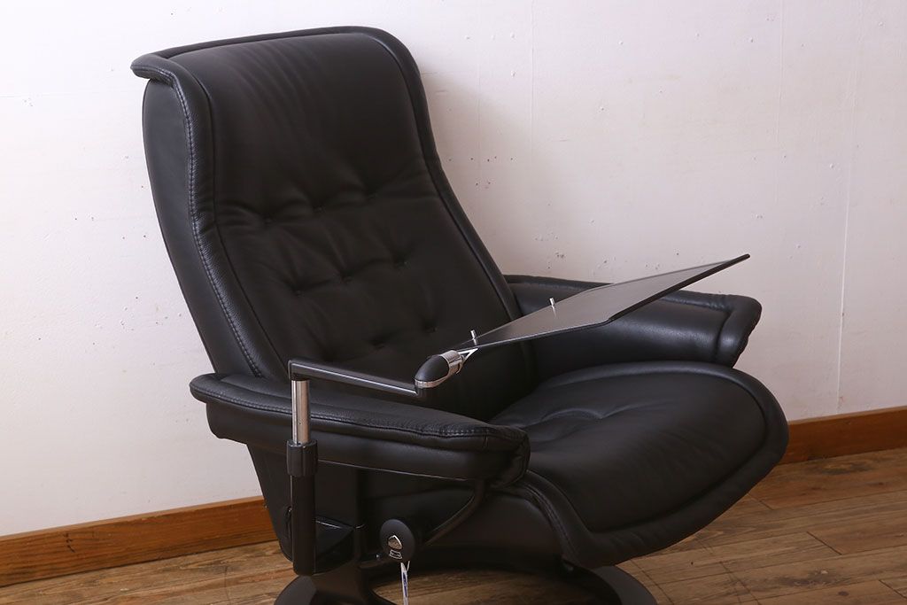 中古美品　EKORNES(エコーネス)　ロイヤルシリーズ　ストレスレスチェア・オットマン(テーブル付き)