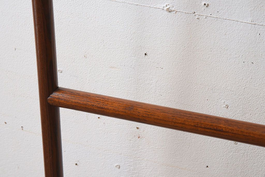 アンティーク雑貨　栗材製　彫刻入り　古い木の和製アンティーク衣桁