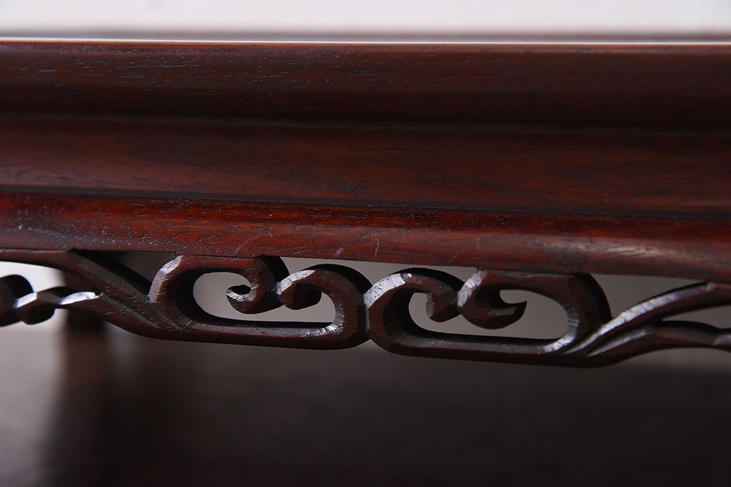 アンティーク雑貨　唐木製　透かし彫り入りの上品な花台(飾り台)