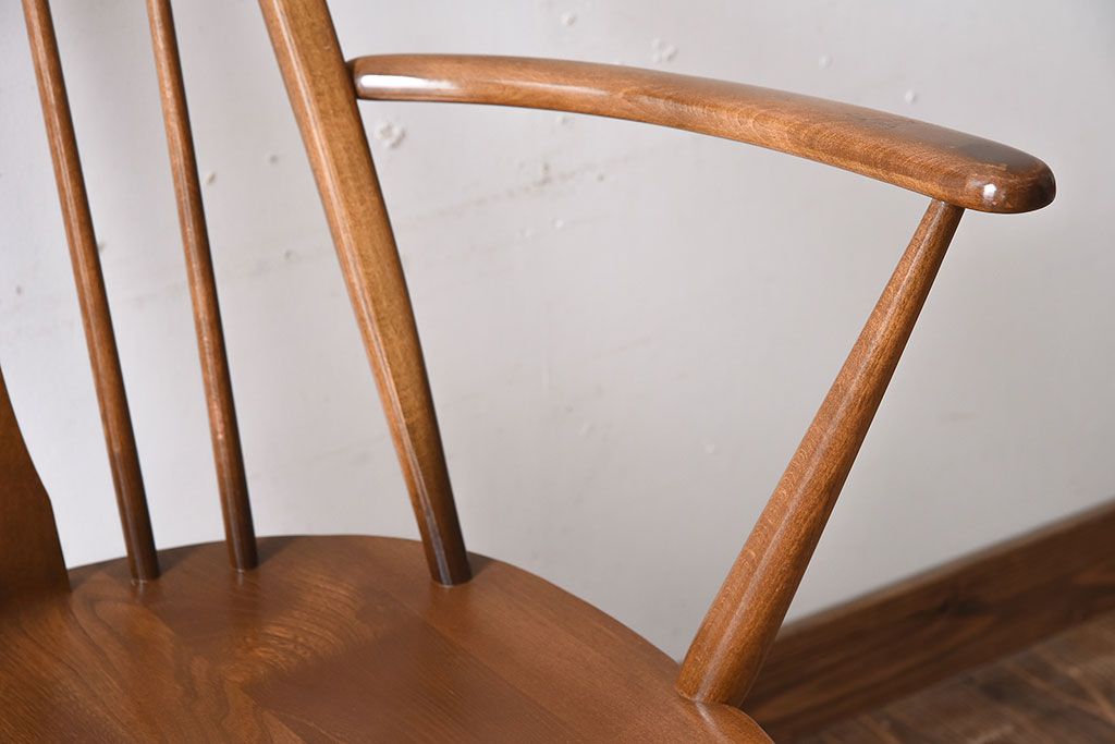 ヴィンテージ家具　イギリス　ERCOL(アーコール)　ビンテージ　スワンアームチェア(クエーカーチェア)(1)