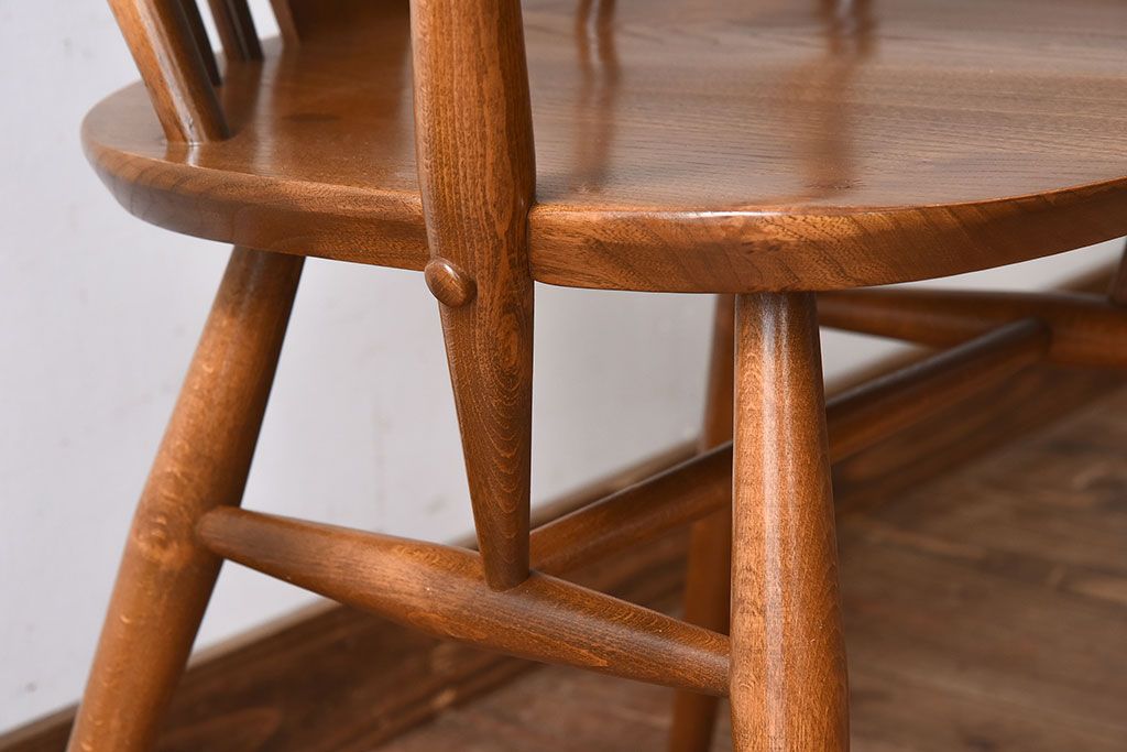 ヴィンテージ家具　イギリス　ERCOL(アーコール)　ビンテージ　スワンアームチェア(クエーカーチェア)(1)