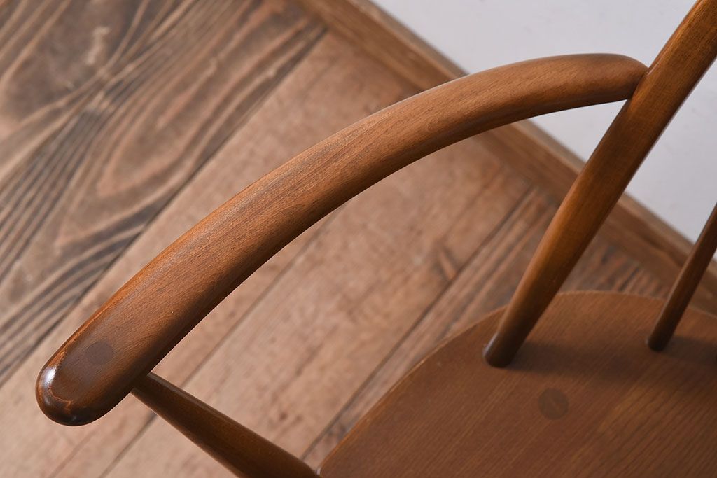 ヴィンテージ家具　イギリス　ERCOL(アーコール)　ビンテージ　スワンアームチェア(クエーカーチェア)(2)