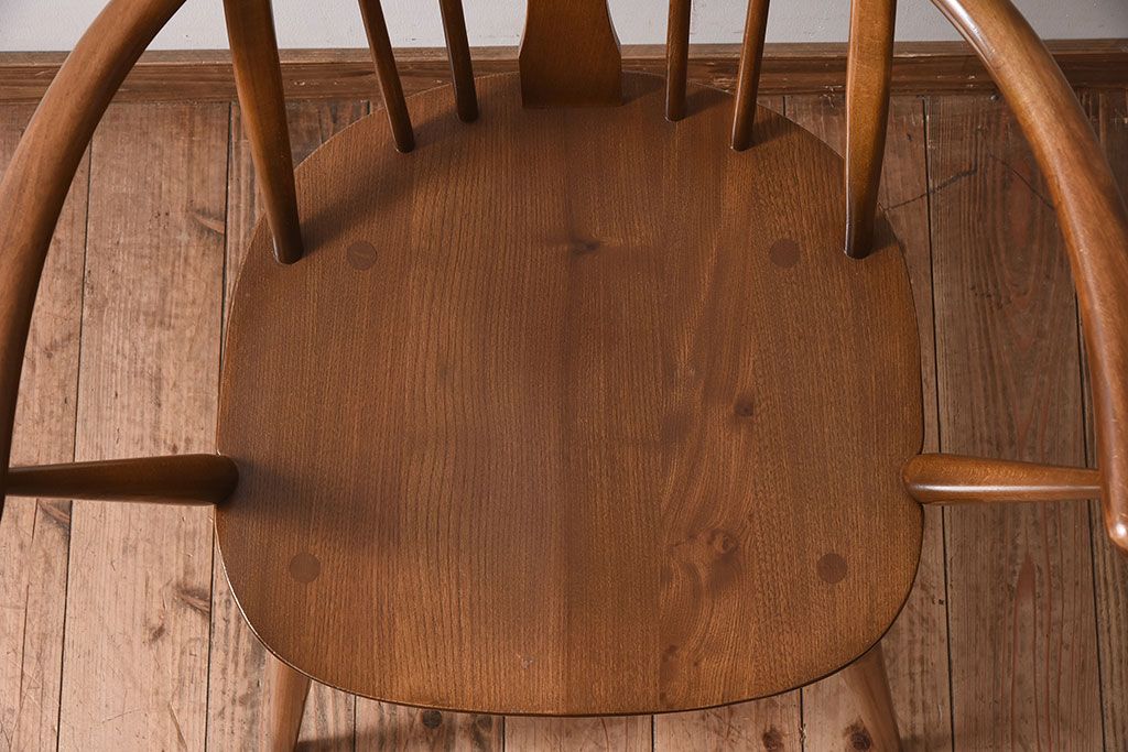 ヴィンテージ家具　イギリス　ERCOL(アーコール)　ビンテージ　スワンアームチェア(クエーカーチェア)(2)