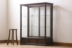 アンティーク家具　栗材製　アンティークの薄型ガラスケース