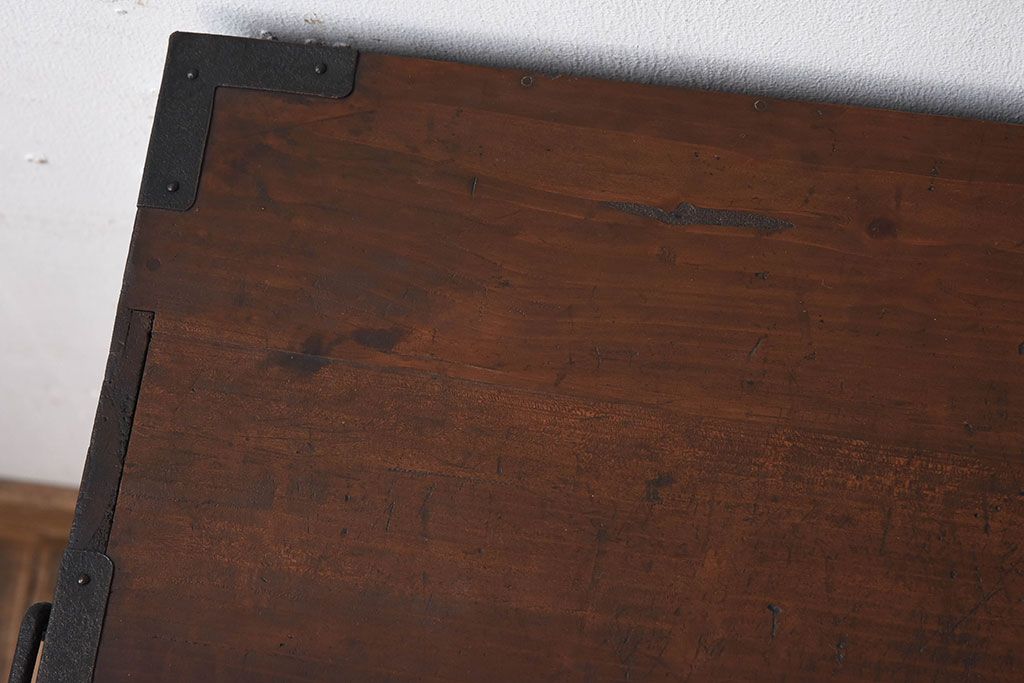 アンティーク家具　結霜ガラス引き戸　丸金具　鉄脚付きローボード