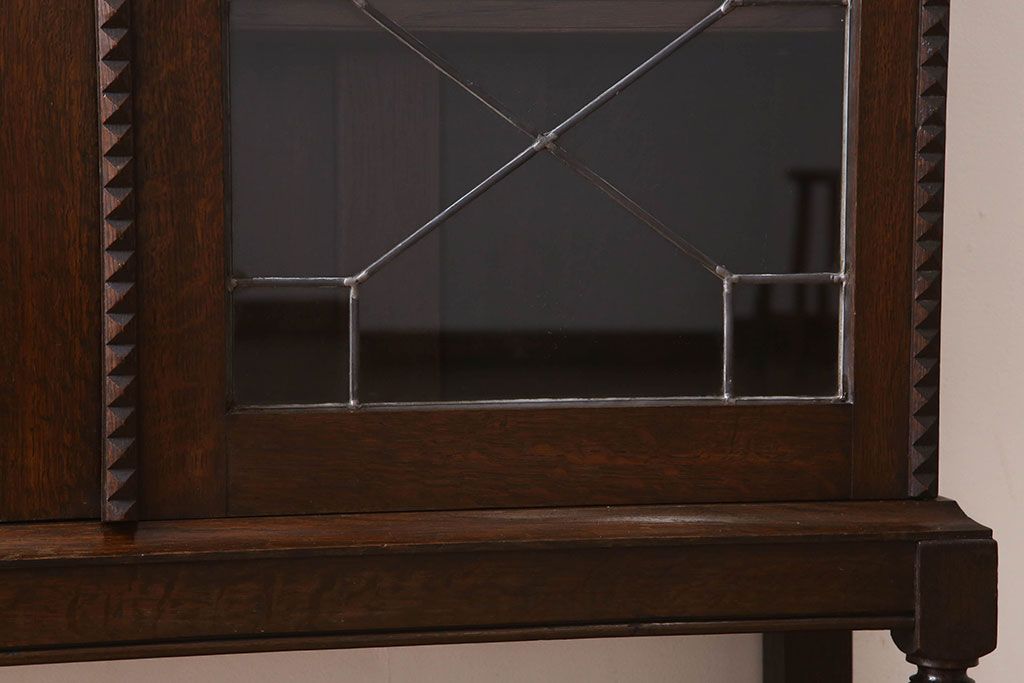 アンティーク家具　イギリスアンティーク　ステンドグラス扉のブルボーズレッグ本箱(ブックケース・収納棚)(2)