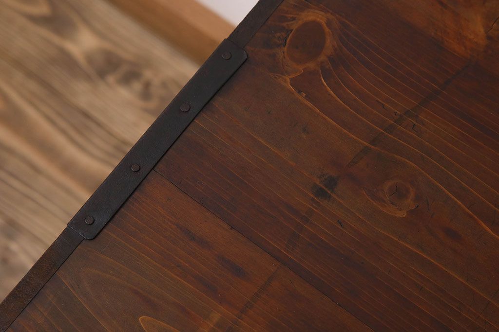 アンティーク家具　和製アンティーク　前面桐材!シンプルな丸金具の時代箪笥ローボード(衣装箪笥)