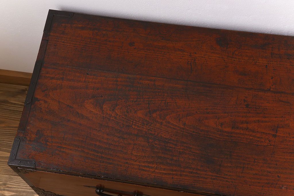 アンティーク家具　古民具・骨董　漆塗り　前面欅材の大ぶりな相馬箪笥