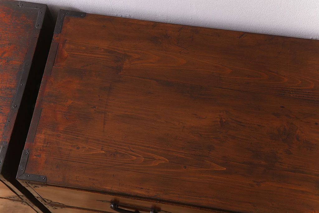 アンティーク家具　古民具・骨董　漆塗り　前面欅材の大ぶりな相馬箪笥