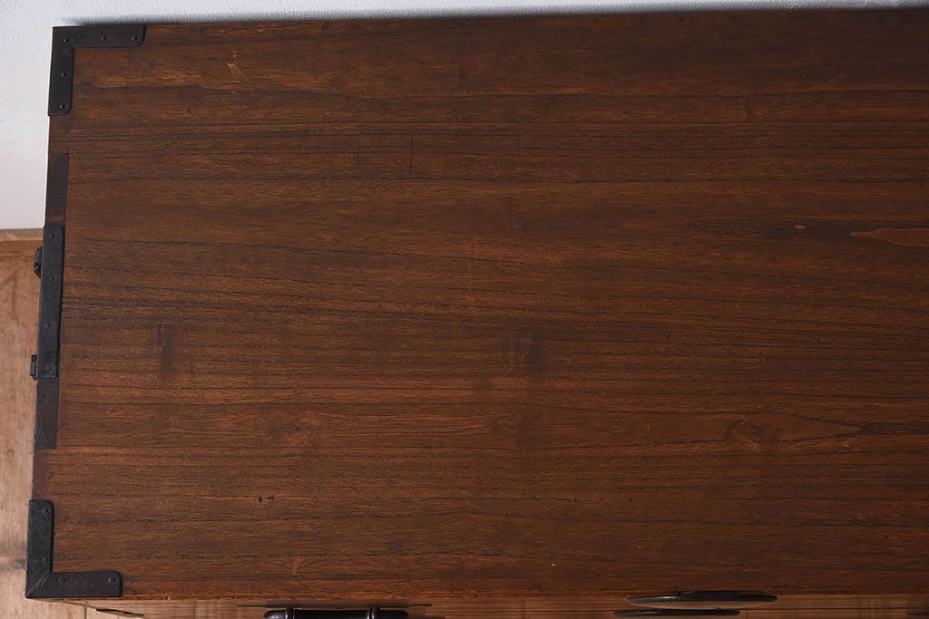 アンティーク家具　総桐材　和製アンティーク　鉄脚付き!シンプルな古い木の時代箪笥ローボード(1)