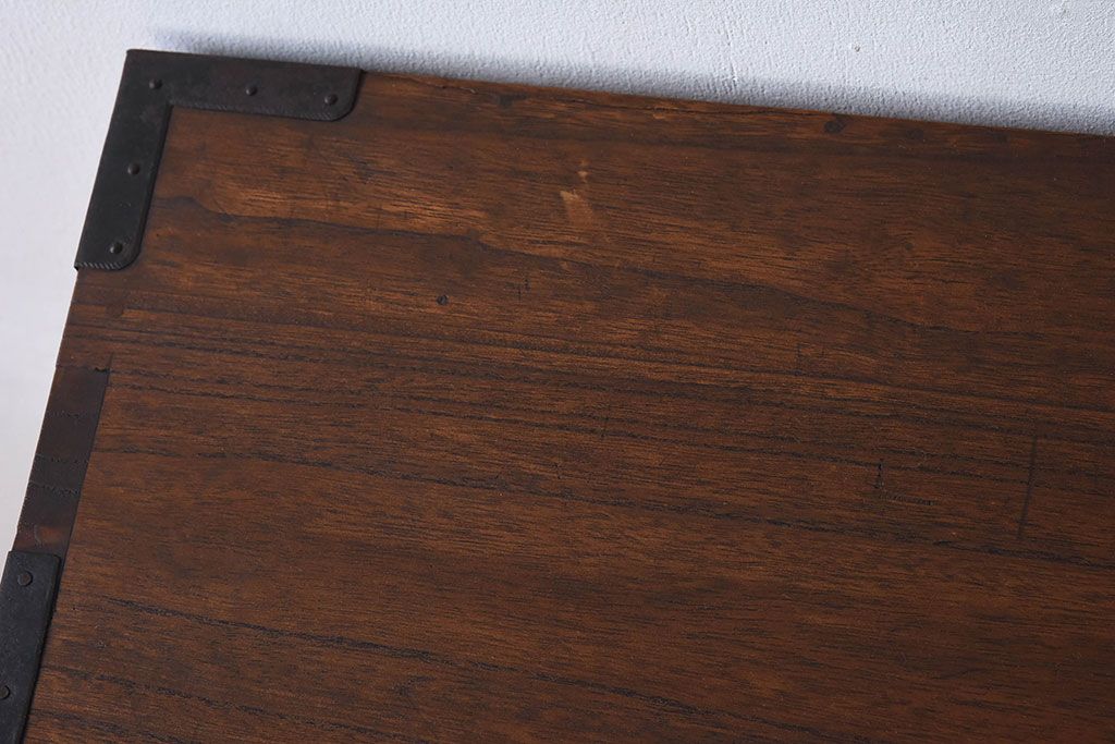アンティーク家具　総桐材　和製アンティーク　鉄脚付き!シンプルな古い木の時代箪笥ローボード(1)