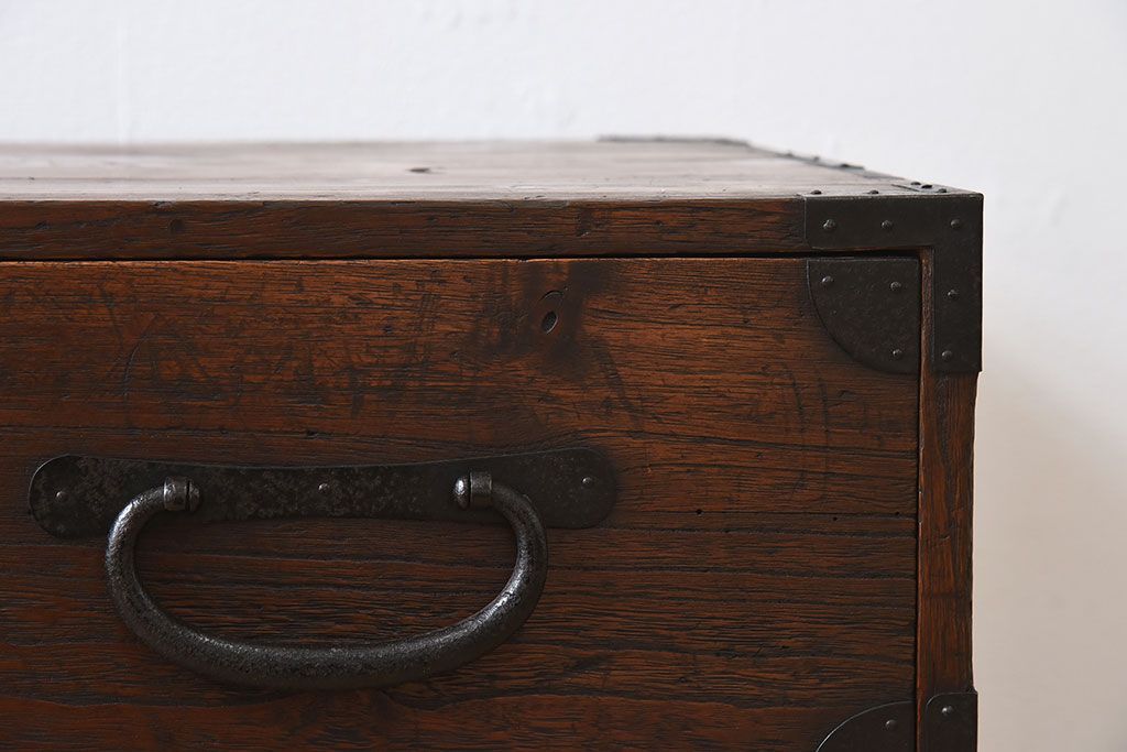 アンティーク家具　和製アンティーク　前面桐材!シンプルな丸金具の時代箪笥ローボード(衣装箪笥)(2)