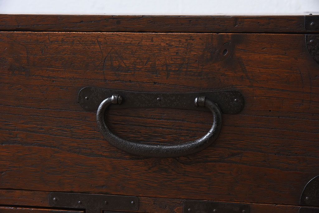 アンティーク家具　和製アンティーク　前面桐材!シンプルな丸金具の時代箪笥ローボード(衣装箪笥)(2)