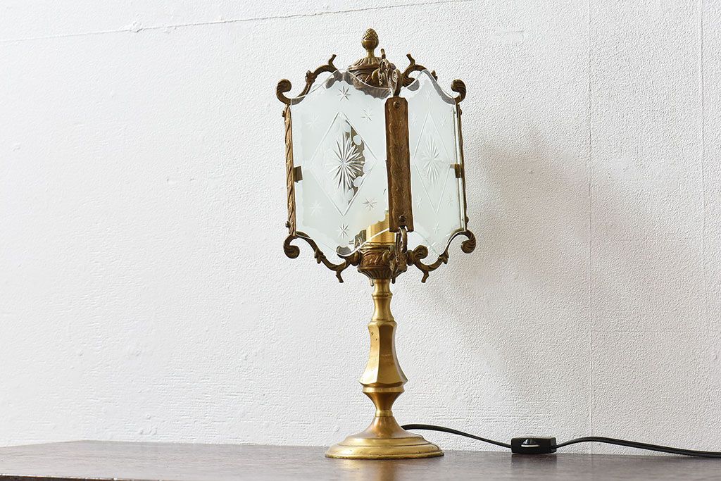 イギリスアンティーク　カットガラス　真鍮製　テーブルスタンド(ライト・ランプ)