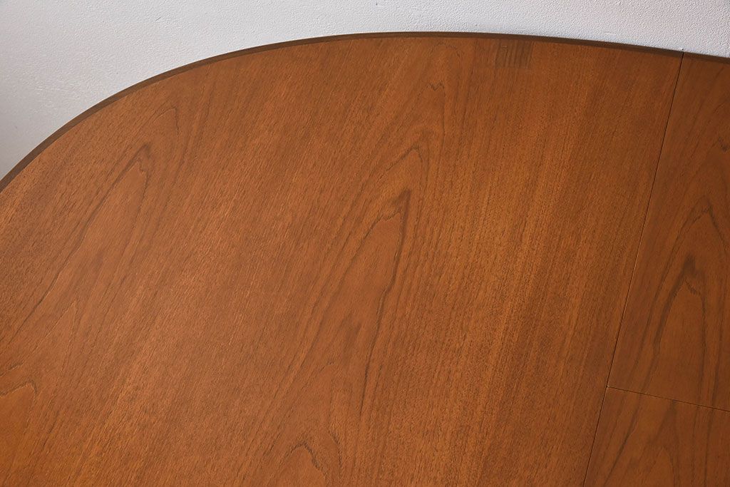 ヴィンテージ家具　北欧ビンテージ　ウォールナット材製　シンプルなエクステンションテーブル(1)