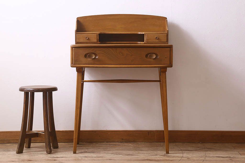 ヴィンテージ家具　イギリス　ERCOL(アーコール)　ビンテージ　サイドデスク