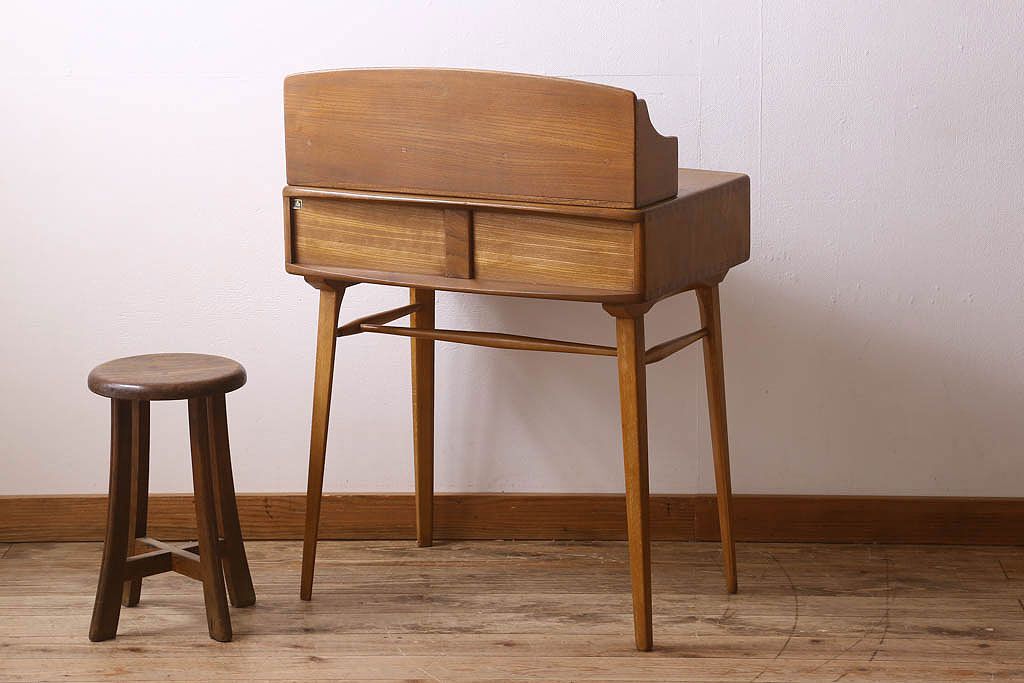 ヴィンテージ家具　イギリス　ERCOL(アーコール)　ビンテージ　サイドデスク