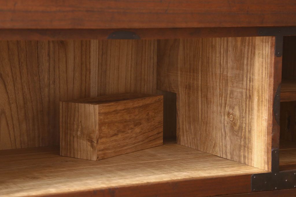 アンティーク家具　総桐材　和製アンティーク　上手物　二段重ね時代箪笥(衣装箪笥、桐箪笥、桐たんす)
