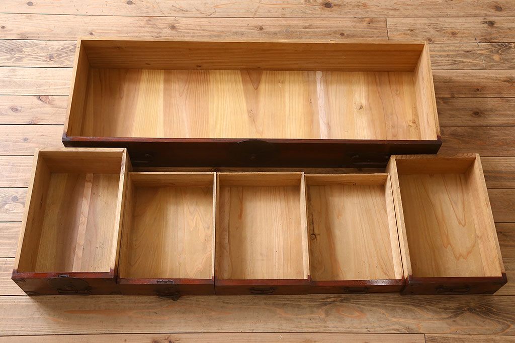 アンティーク家具　最上箪笥(衣装箪笥)　古民具・骨董　前面栗材