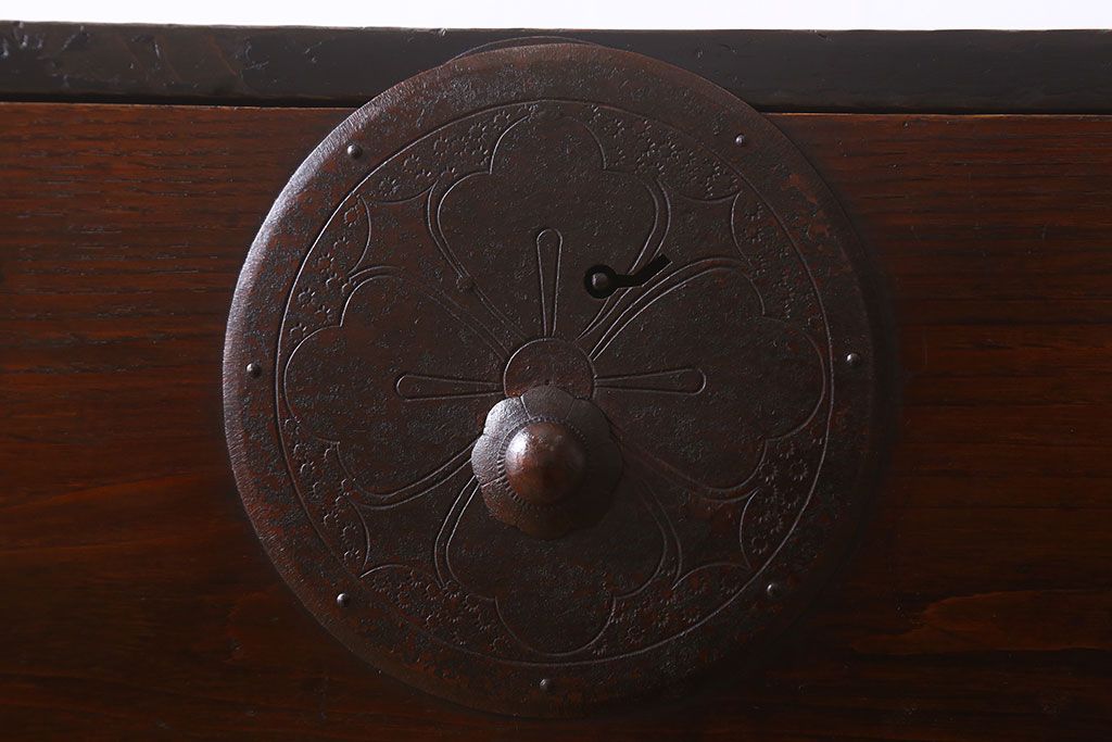 アンティーク家具　最上箪笥(衣装箪笥)　古民具・骨董　前面栗材