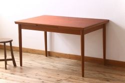 北欧家具　ビンテージ　シンプルなダイニングテーブル(エクステンションテーブル)