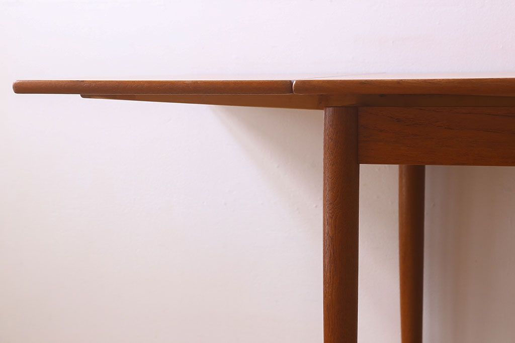 北欧家具　ビンテージ　シンプルなダイニングテーブル(エクステンションテーブル)