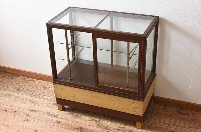 レトロ家具　昭和レトロなアンティークガラスケース(ショーケース)