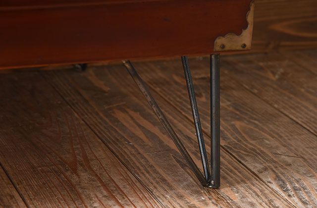 アンティーク家具　鉄脚付き時代箪笥ローボード　前面欅材　和製アンティーク