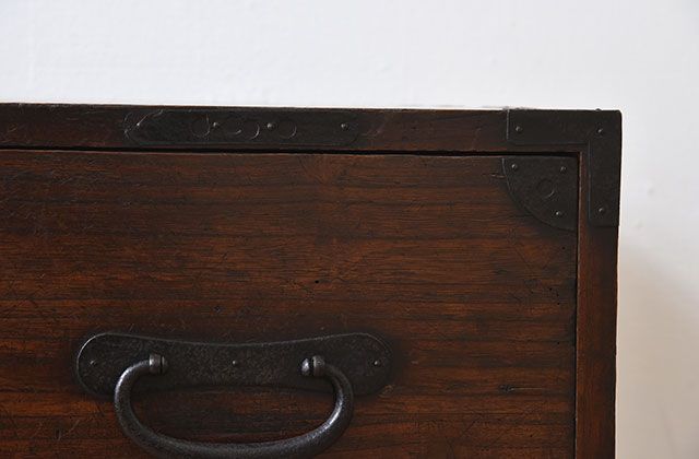 アンティーク家具　丸金具付き!アンティークの時代箪笥ローボード　前桐材製(桐箪笥、桐たんす)