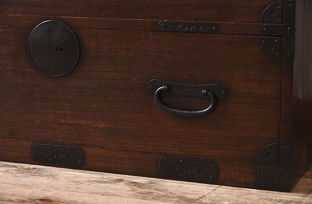 アンティーク家具　丸金具付き!アンティークの時代箪笥ローボード　前桐材製(桐箪笥、桐たんす)