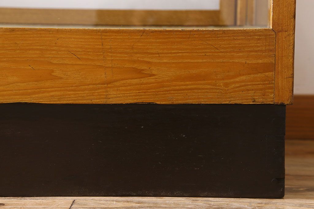 レトロ家具　昭和レトロ　古いナラ材製のシンプルなガラスケース(ショーケース)