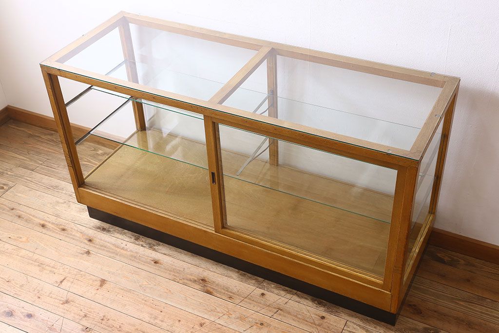 レトロ家具　昭和レトロ　古いナラ材製のシンプルなガラスケース(ショーケース)