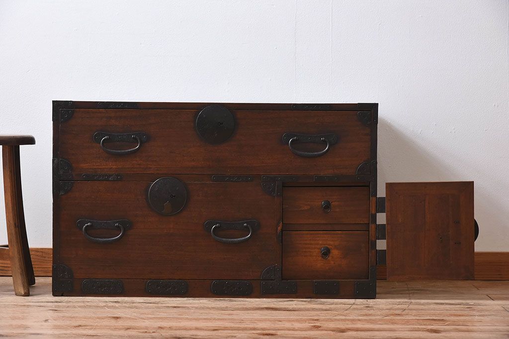 アンティーク家具　丸金具付き!アンティークの時代箪笥ローボード　前桐材製(2)